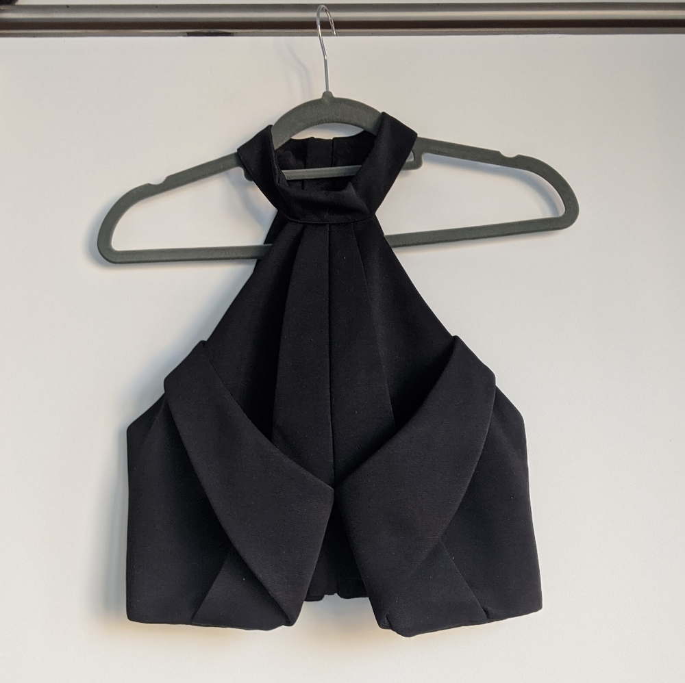 Finders Keepers bring paradise black top